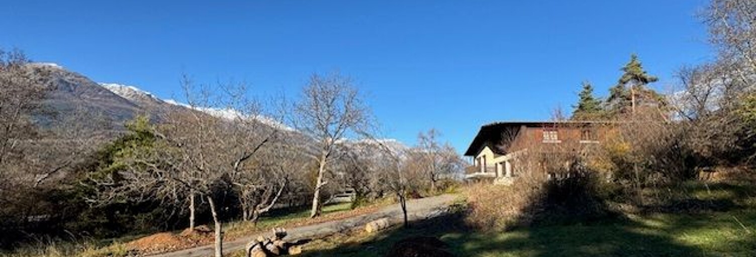 Terrain  717 m² à vendre à Saint-Sauveur (05200)