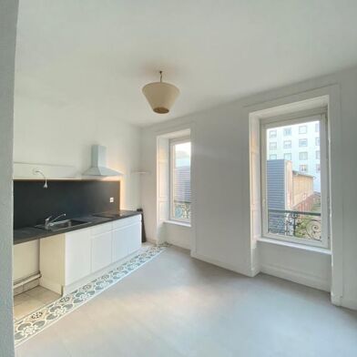 Appartement 1 pièces 570 €