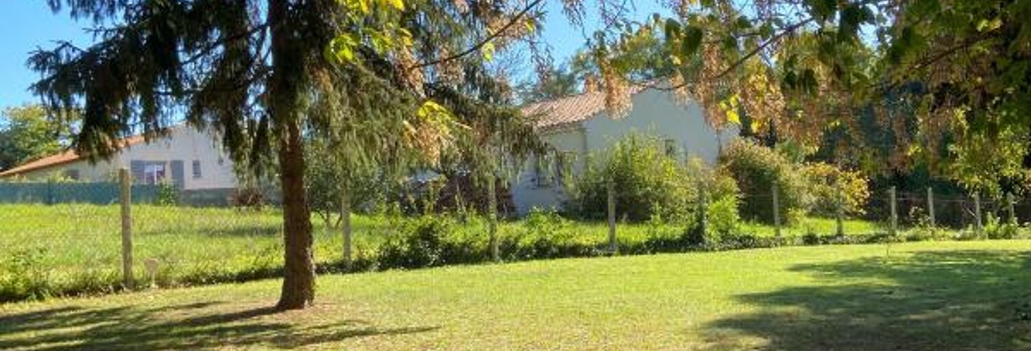 Terrain  1429 m² à vendre à Saint-Sauvant (17610)