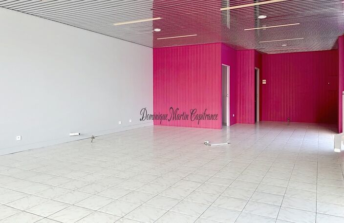 A vendre LHOMME (72),Local/bureau -Local commercial polyvalent en cœur de bourg — photo 2