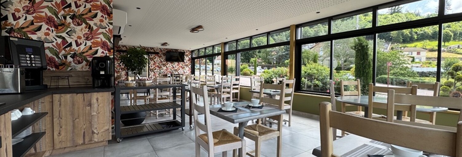 Commerce  1200 m² à vendre à Saint-Just-en-Chevalet (42430)