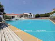 Maison à vendre 5 pièces - Plain-Pied - 3 chambres - 2 salles d'eau - 3 wc - Piscine couverte - 2 garages SAINT HILAIRE DE RIEZ (85) — photo 4