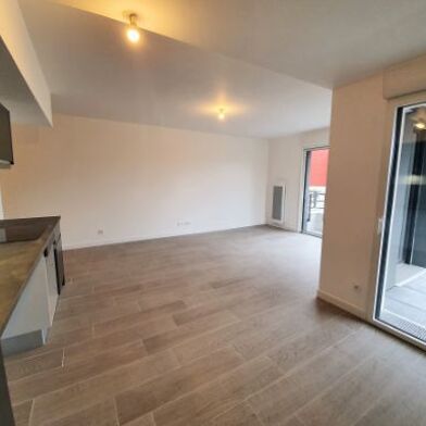 Appartement 3 pièces 895 €
