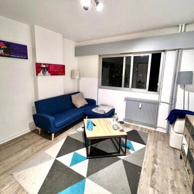 Appartement 3 pièces 870 €