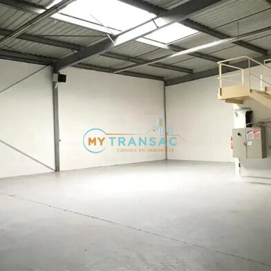 Local industriel  2224 €