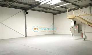 Local industriel  281 m² à louer à Noisiel (77186)