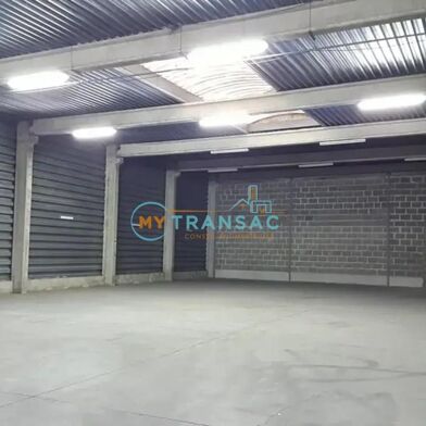 Local industriel  4195 €