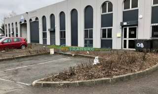 Local industriel  1160 m² à louer à Noisy-le-Grand (93160)