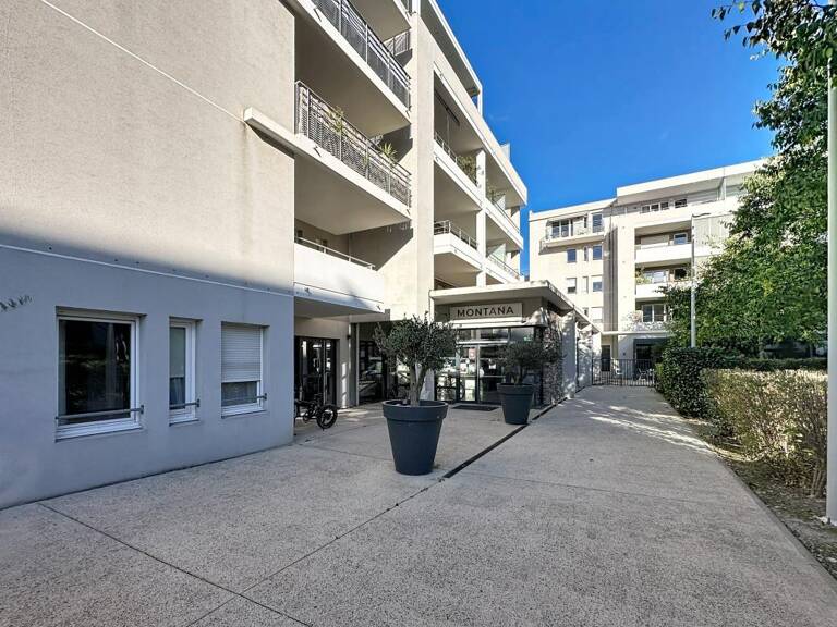 Appartement À Vendre Avignon Extra-Muros, résidence séniors, rez-de-chaussée, accès PMR, terrasse, parking, Climatisation réversible — photo 1