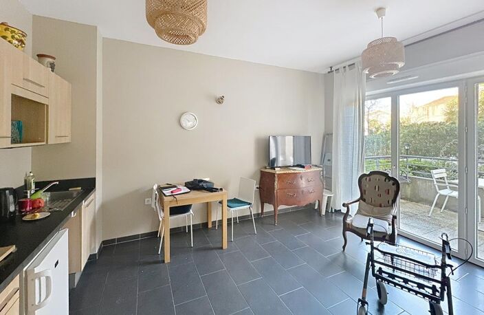 Appartement À Vendre Avignon Extra-Muros, résidence séniors, rez-de-chaussée, accès PMR, terrasse, parking, Climatisation réversible — photo 4