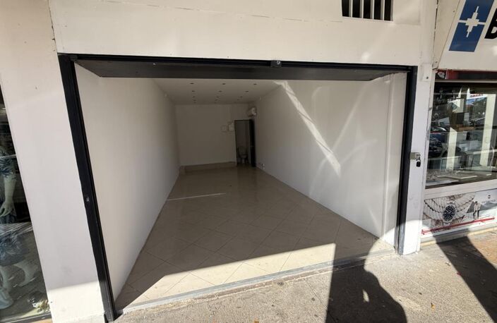 À Saint Gilles centre, à louer Local de 24m2 — photo 3