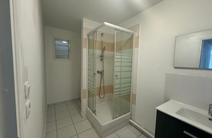 Appartement T3 meublé à Louer, Le Lamentin — photo 4
