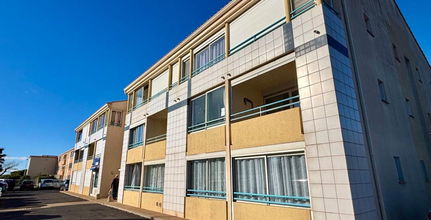 À VENDRE : T2, TERRASSE, PARKING et VUE ÉTANG — photo 1