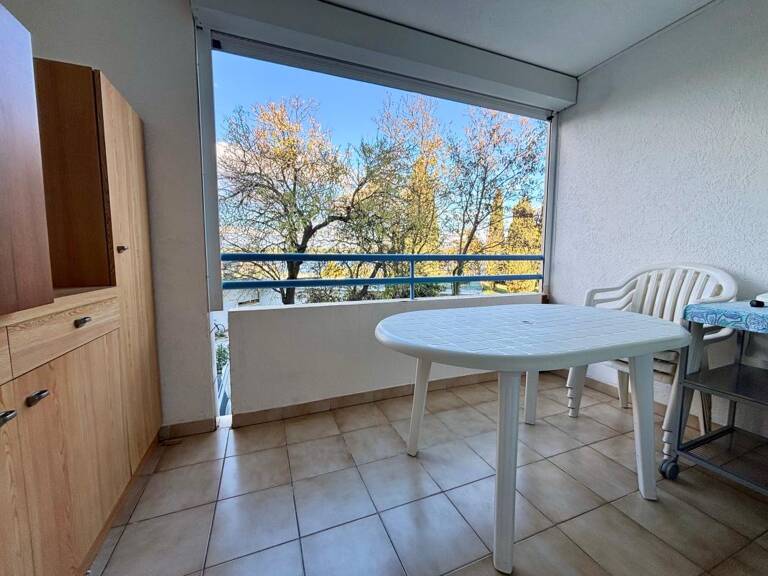 À VENDRE : T2, TERRASSE, PARKING et VUE ÉTANG — photo 1