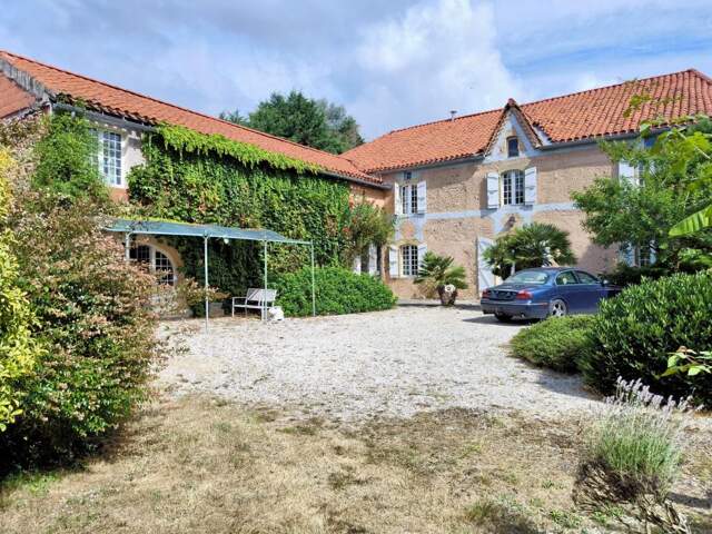 468 m² de charme au cœur du Madiran — photo du bien