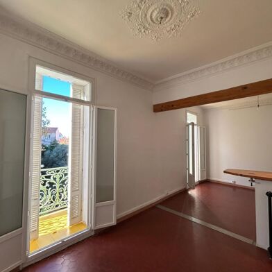 Appartement 2 pièces 864 €