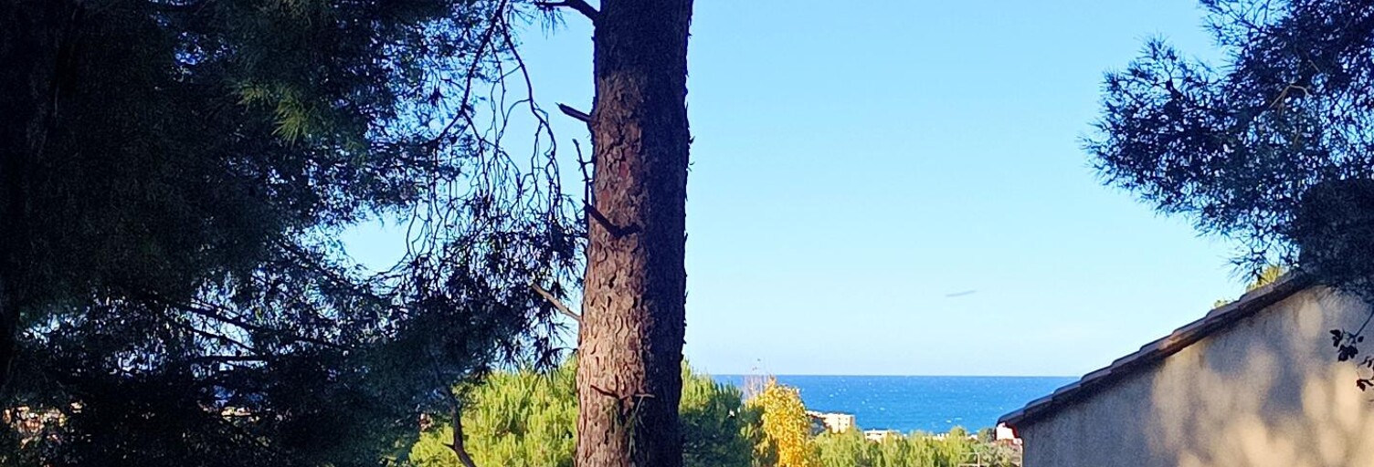 Terrain  30543 m² à vendre à Six-Fours-les-Plages (83140)