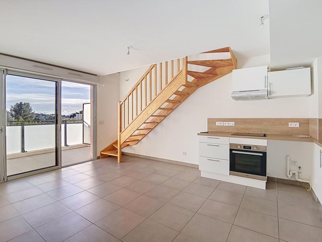 A vendre dans résidence récente, appartement vue Mer en duplex de type 3 de 60 m² avec ascenseur, dernier étage et place de parking