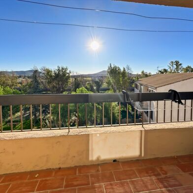 Appartement 5 pièces 265900 €