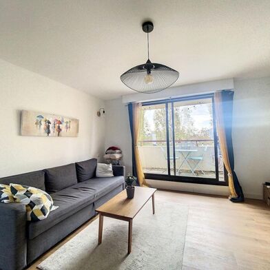 Appartement 2 pièces 897 €