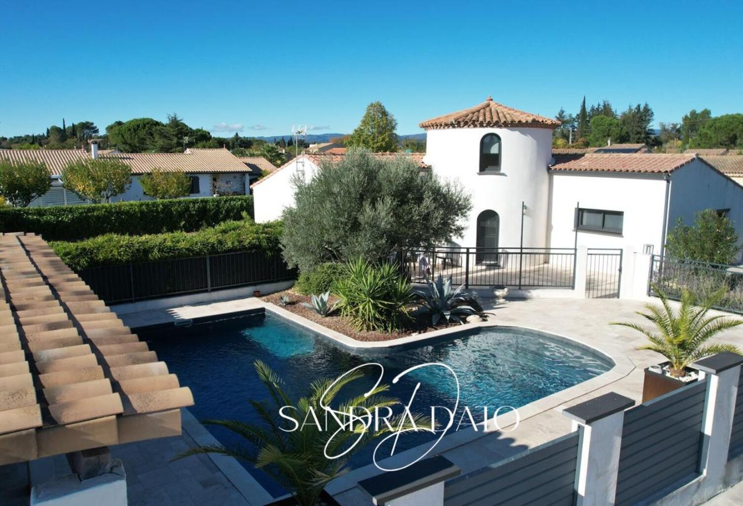 MAISON VILLEMOUSTAUSSOU - PLAIN PIED- 3 CHAMBRES - 1 STUDIO INDEPENDANT - CLIMATISATION - PISCINE - GARAGE — photo 1