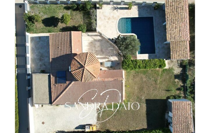MAISON VILLEMOUSTAUSSOU - PLAIN PIED- 3 CHAMBRES - 1 STUDIO INDEPENDANT - CLIMATISATION - PISCINE - GARAGE — photo 2