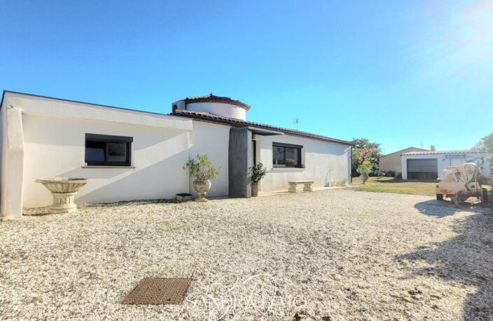 MAISON VILLEMOUSTAUSSOU - PLAIN PIED- 3 CHAMBRES - 1 STUDIO INDEPENDANT - CLIMATISATION - PISCINE - GARAGE — photo 3