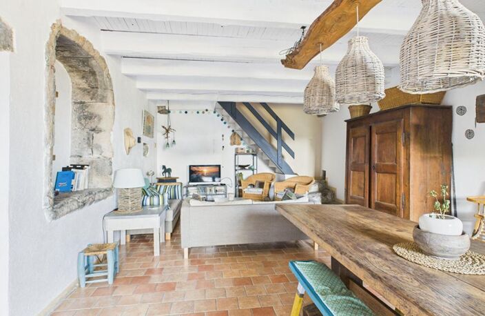 Les Vans (07140)ensemble comprenant trois maisons de village — photo 2
