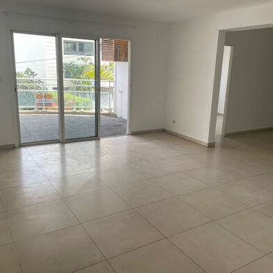 Appartement 3 pièces 183600 €