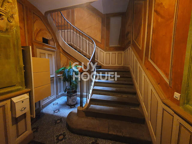 Immeuble R+5 POUR INVESTISSEUR - A vendre à PERPIGNAN (66000)  Place de la République - — photo du bien