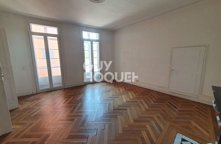 Immeuble R+5 POUR INVESTISSEUR - A vendre à PERPIGNAN (66000)  Place de la République - — photo 3