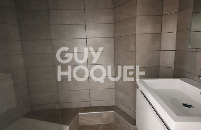 Immeuble R+5 POUR INVESTISSEUR - A vendre à PERPIGNAN (66000)  Place de la République - — photo 5