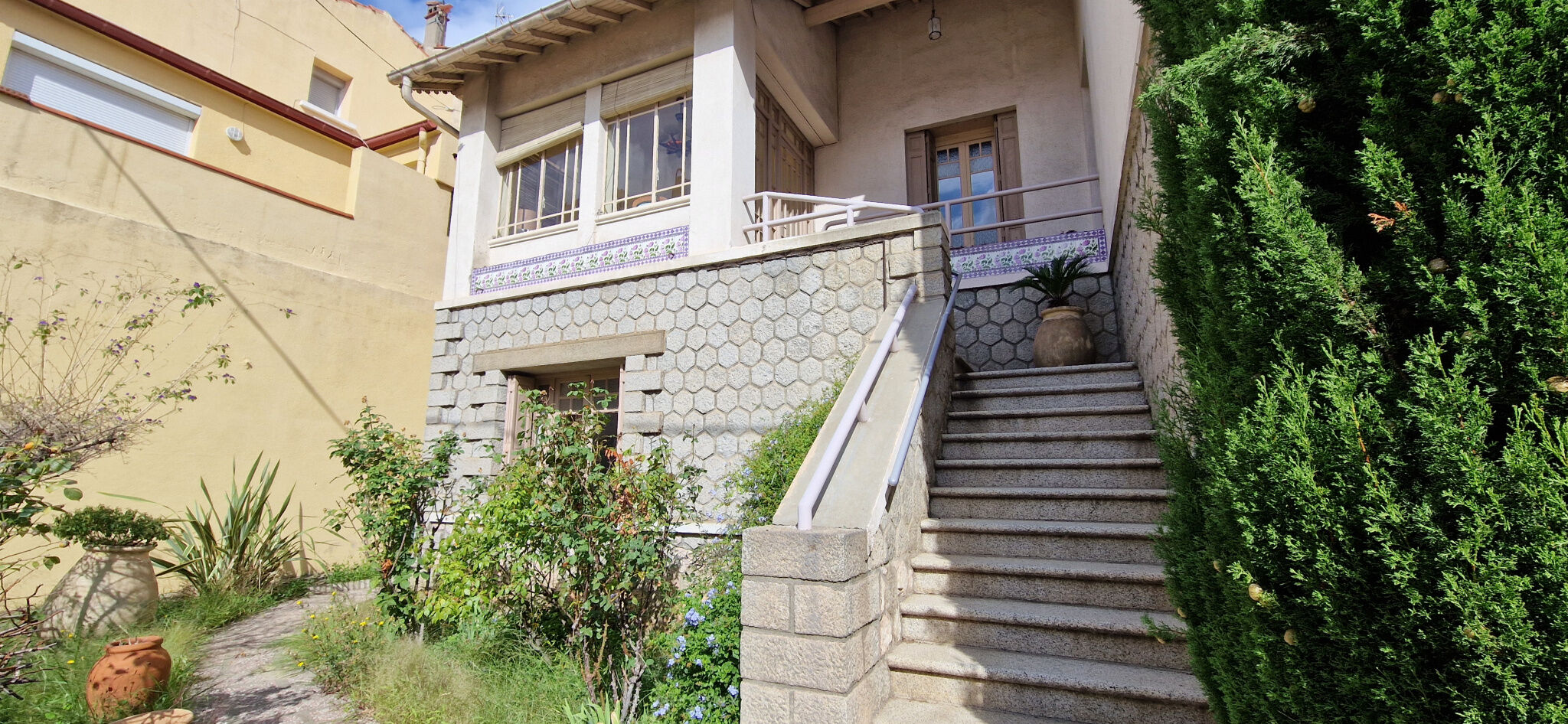 Villa / Maison  T8 à vendre Ille-sur-Têt 66130