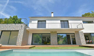 Maison 6 Pièces 185 m² à vendre à Carqueiranne (83320)