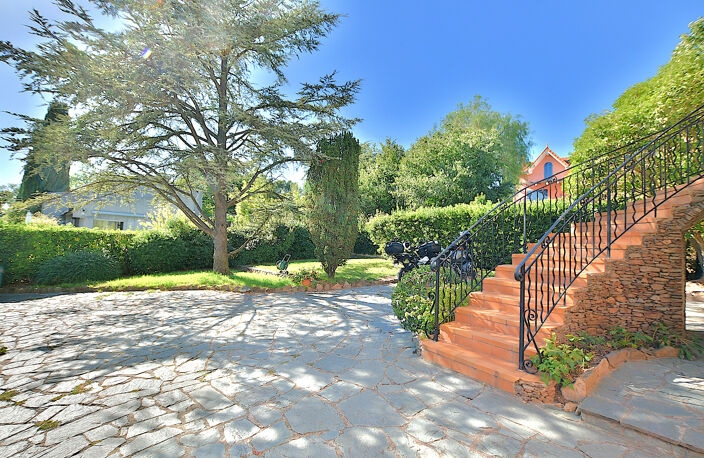 VILLA 5 CHAMBRES — photo 2