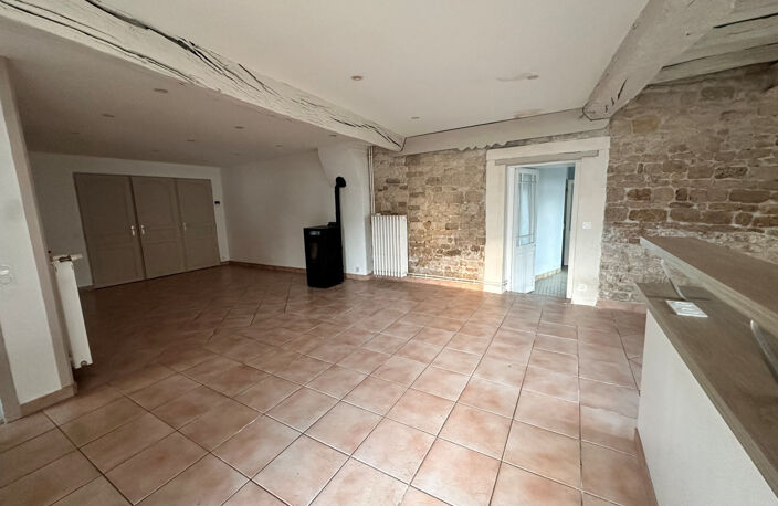 Maison en pierres bourg de Saint Pompain 158 m2 — photo 4