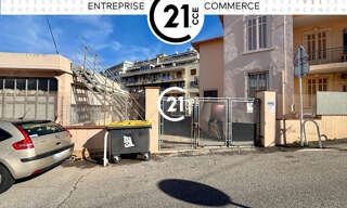 Local industriel  745 m² à vendre à Cannes (06400)