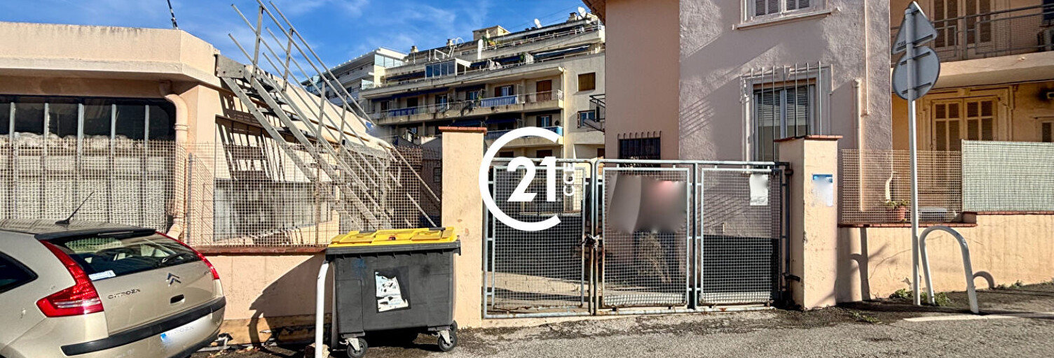 Local industriel  745 m² à vendre à Cannes (06400)