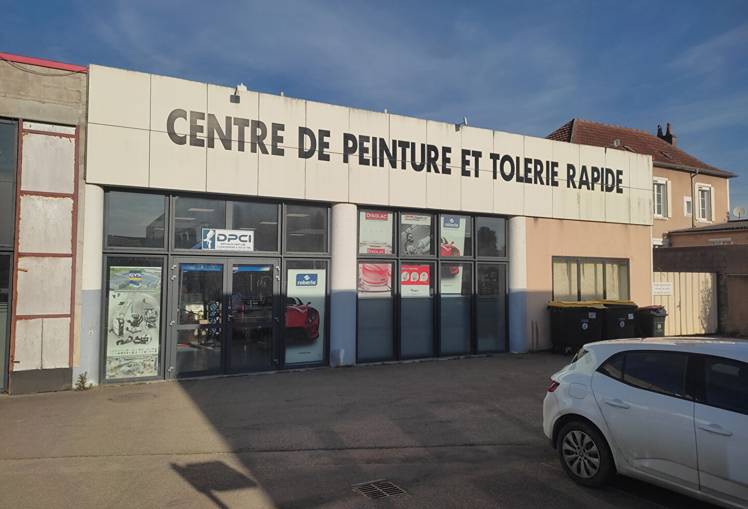 AUXERRE - 9 RUE DU MOULIN DU PRESIDENT - BATIMENT DE 370M²  - TERRAIN DE 772M²- PARKING — photo 1
