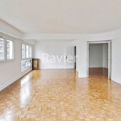 Appartement 4 pièces 2915 €