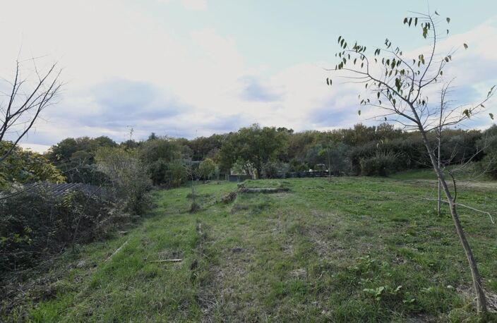 Terrain constructible de 805 m² et terrain naturel attenant — photo 3
