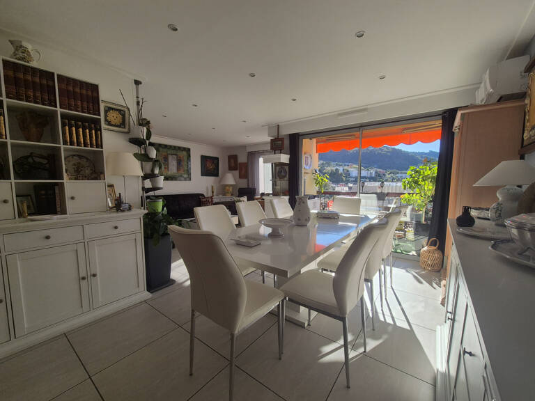 Appartement 3 pièces -- 78 m2 -- La Trinité (06340) — photo 1