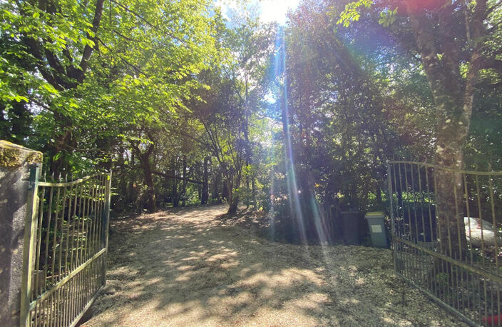 TERRAIN CONSTRUCTIBLE 1500 M2 - PROCHE ECOLES - PISCINABLE — photo 3