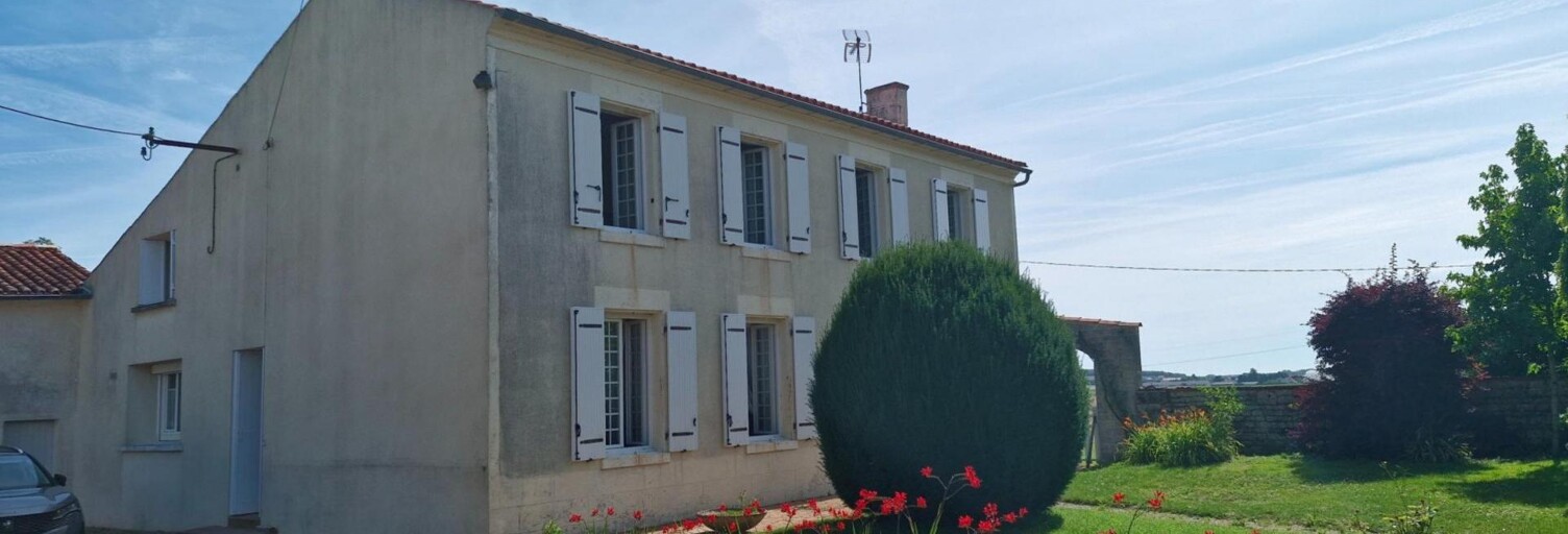 Maison 8 Pièces 180 m² à vendre à Coivert (17330)