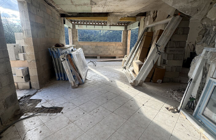 À VENDRE   APPARTEMENT T5 À RÉNOVER   L'ESCARENE (06390) — photo 2