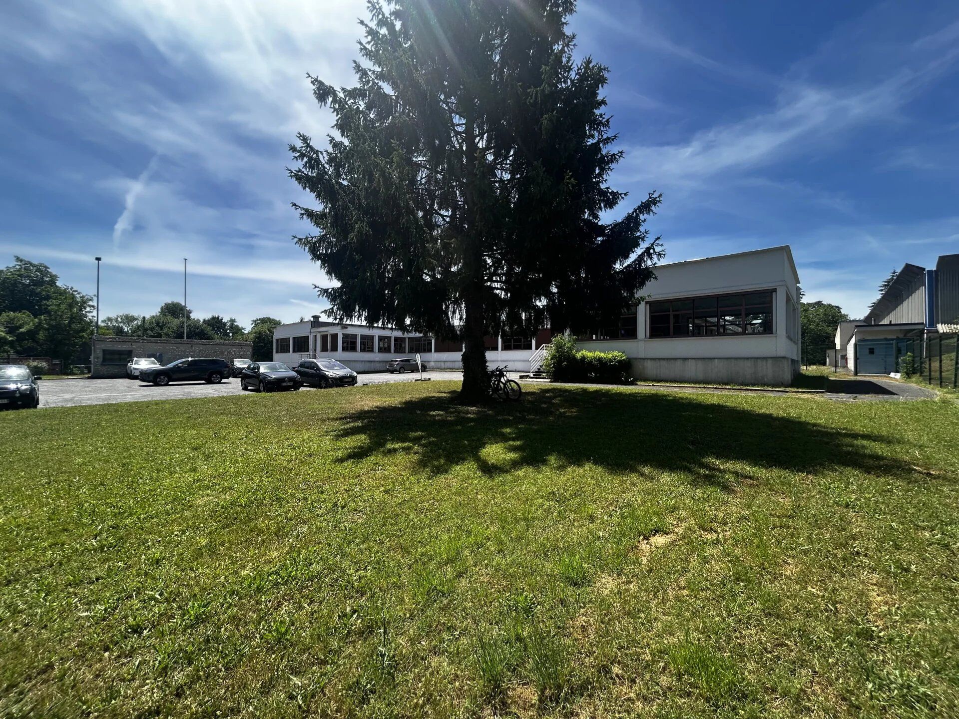 Local commercial 2854 m² · à Thomery · 2 854 m² · 1 350 000 €