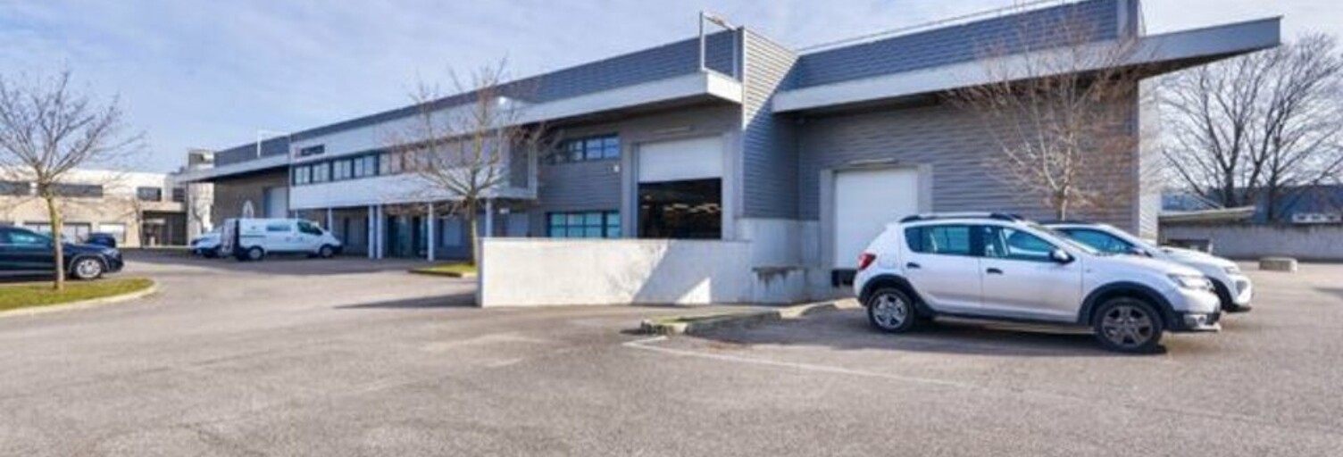 Commerce  1032 m² à louer à Saint-Priest (69800)