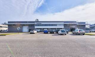 Commerce  1032 m² à louer à Saint-Priest (69800)