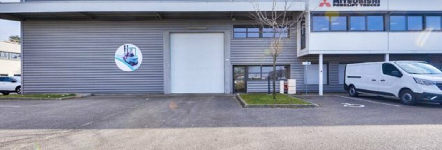 Commerce  1032 m² à louer à Saint-Priest (69800)