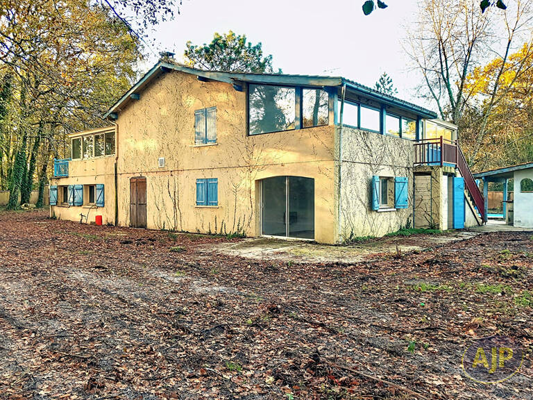 Maison à rénover dans un environnement calme ! — photo 1